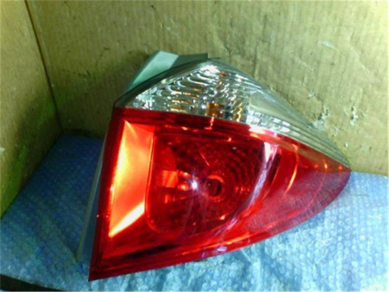 Right Tail Light TOYOTA Ractis 2011 DBA-NSP120 — photo 1