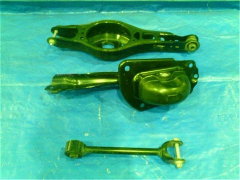Rear Right Lower Control Arm TOYOTA Prius 2019 DAA-ZVW55 — photo 1