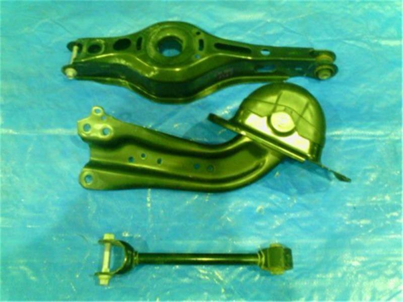 Rear Right Lower Control Arm TOYOTA Prius 2019 DAA-ZVW55 — photo 2