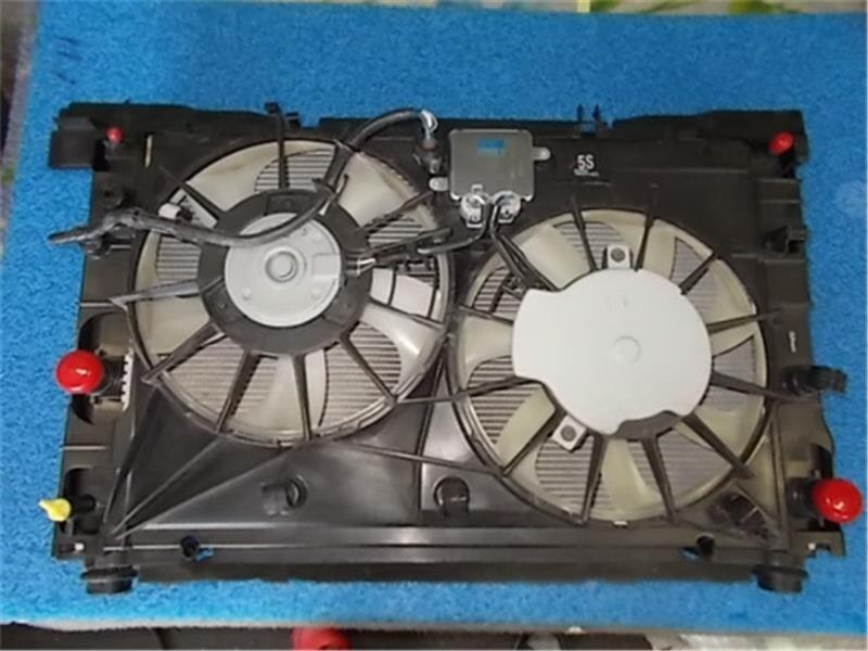 Radiator TOYOTA SAI 2011 DAA-AZK10 — photo 1
