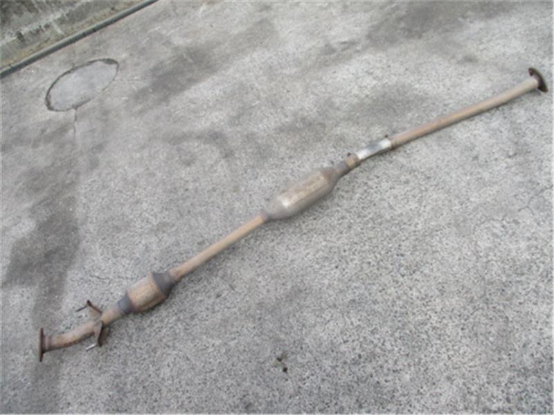 Exhaust Center Muffler TOYOTA Noah 2004 CBA-AZR60 — photo 1