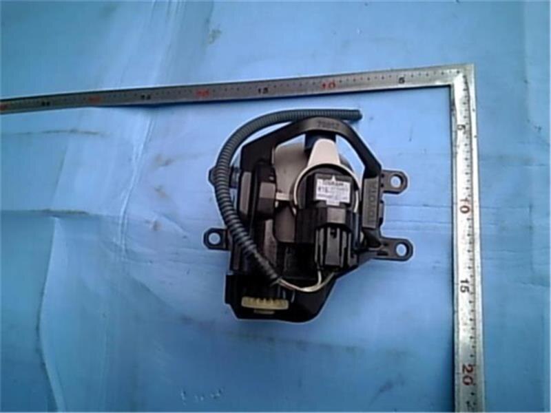 Right Fog Light TOYOTA Spade 2012 DBA-NCP141 — photo 2