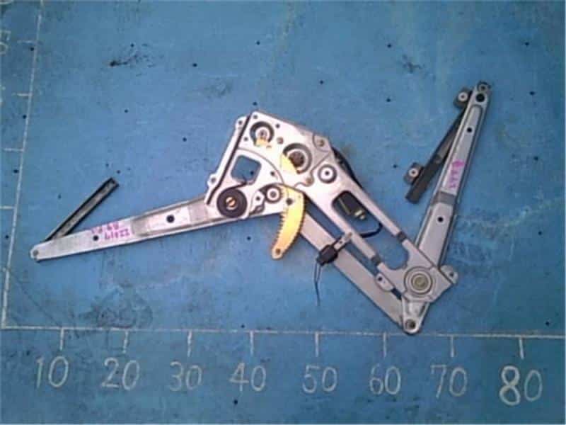 Front Left Door Window Regulator ISUZU ELF 2003 KR-NKR81EA — photo 2
