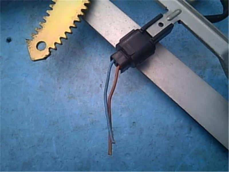 Front Left Door Window Regulator ISUZU ELF 2003 KR-NKR81EA — photo 3