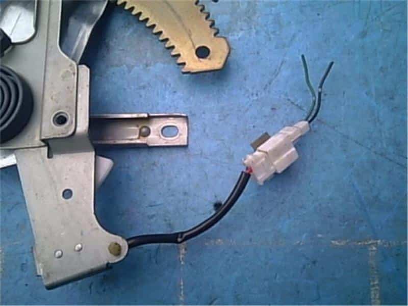 Front Left Door Window Regulator MITSUBISHI Minica 1996 E-H31A — photo 4