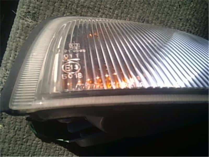 Right Side Marker Light MITSUBISHI Mirage 1996 E-CJ1A — photo 3