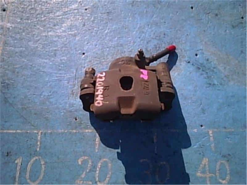 Front Right Brake Caliper MITSUBISHI Minicab Truck 1996 V-U42 — photo 1