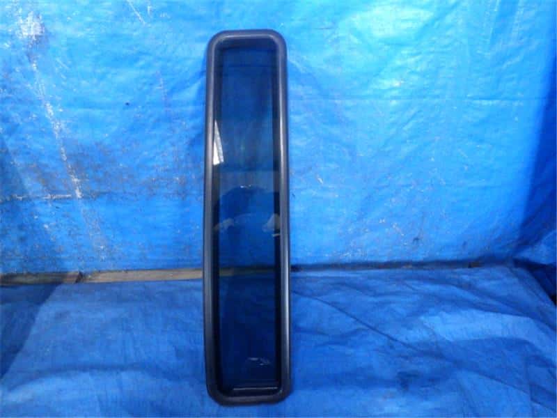 Right Side Glass DAIHATSU Hijet 2008 EBD-S211P — photo 1