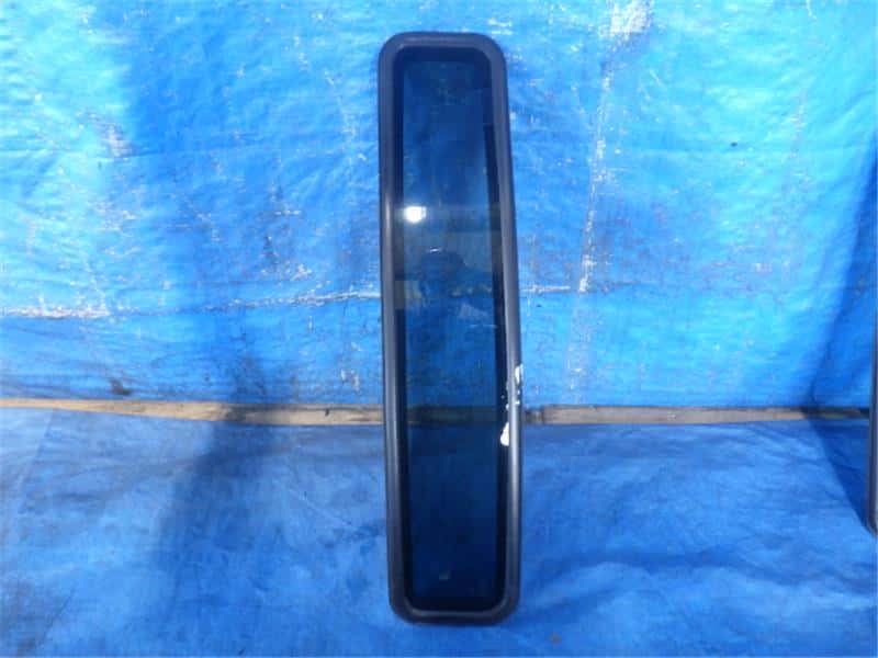 Left Side Glass DAIHATSU Hijet 2008 EBD-S211P — photo 1