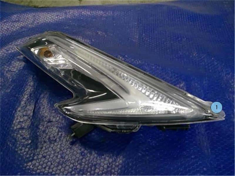 Right Side Marker Light NISSAN JUKE 2015 CBA-NF15 — photo 1