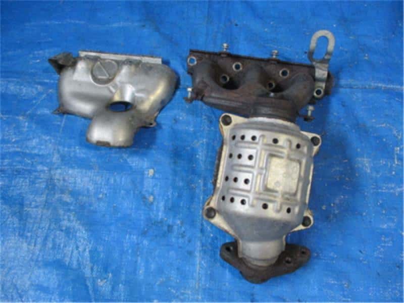 Exhaust Manifold NISSAN Moco 2009 DBA-MG22 — photo 1