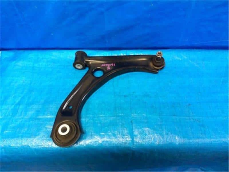 Front Right Lower Control Arm SUZUKI Wagon R 2019 5AA-MH95S 4520174P10 — photo 1