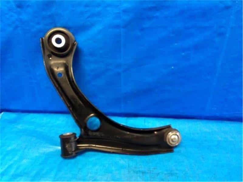 Front Right Lower Control Arm SUZUKI Wagon R 2019 5AA-MH95S 4520174P10 — photo 2