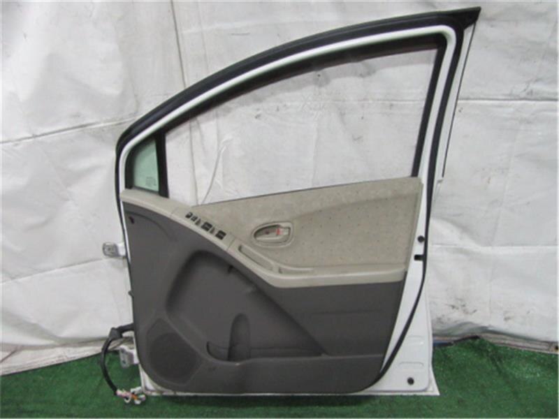 Front Right Door Assembly TOYOTA Vitz 2010 DBA-SCP90 — photo 2