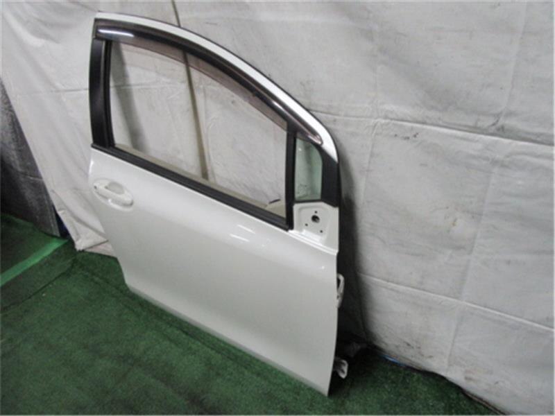 Front Right Door Assembly TOYOTA Vitz 2010 DBA-SCP90 — photo 5