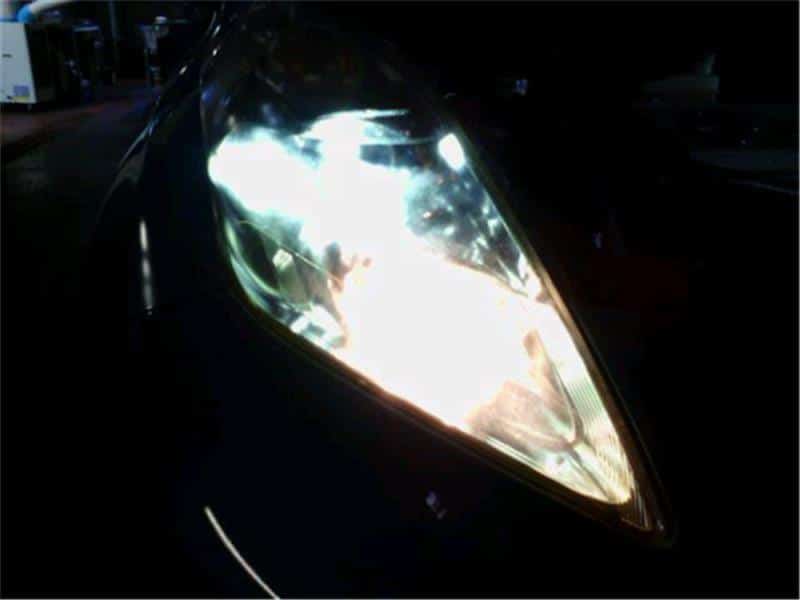 Right Headlight NISSAN Leaf_ 2010 ZAA-ZE0 — photo 2
