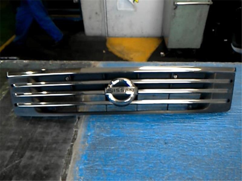 Radiator Grille NISSAN CARAVAN 2003 TA-QE25 — photo 1