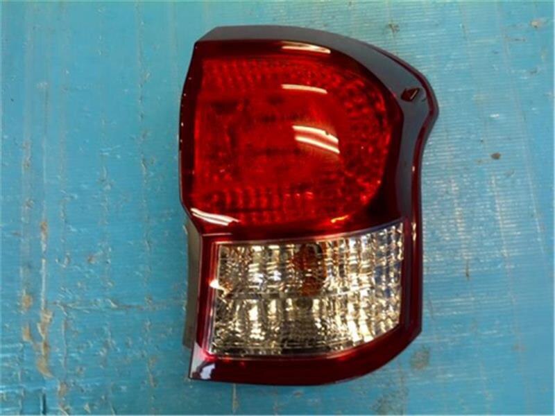 Right Tail Light TOYOTA Corolla Fielder 2013 DBA-NZE161 — photo 1