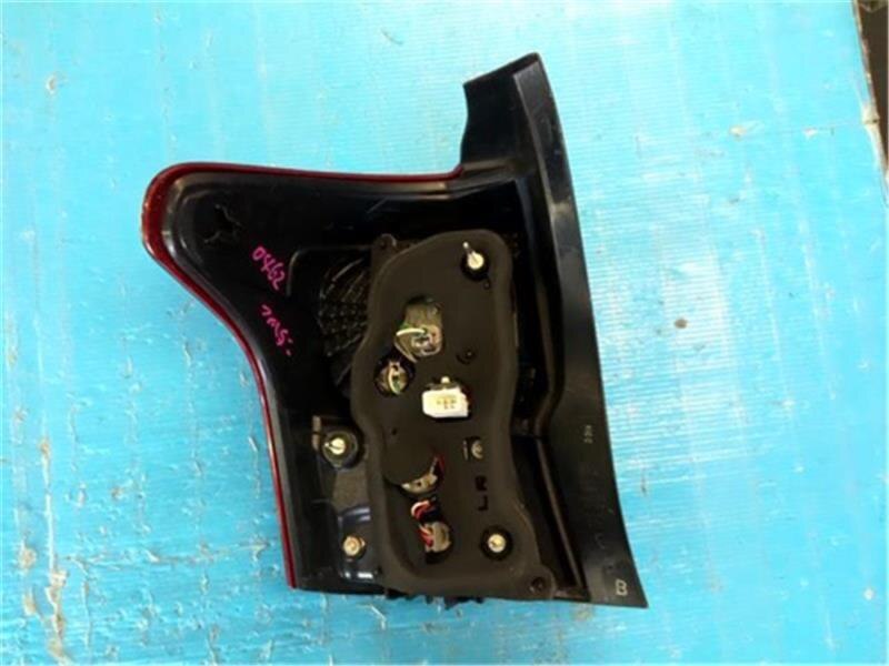 Right Tail Light TOYOTA Corolla Fielder 2013 DBA-NZE161 — photo 2