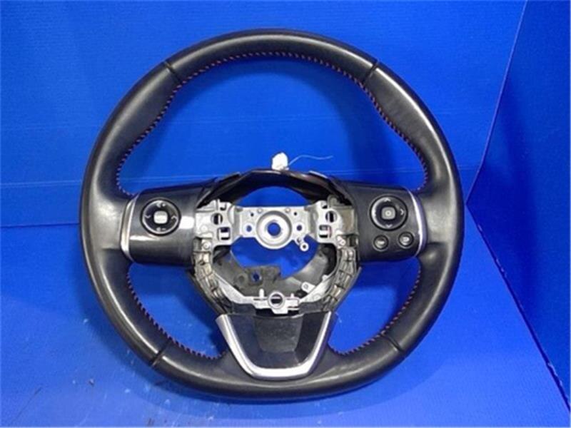 Steering Wheel TOYOTA Sienta 2018 DBA-NSP170G — photo 1