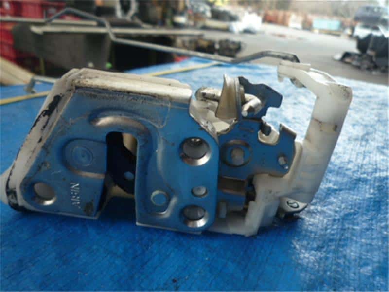 Front Right Door Lock Actuator SUZUKI Wagon R 2009 DBA-MH23S — photo 3