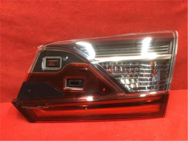 Right Tail Light HONDA Shuttle 2020 6AA-GP7 — photo 1