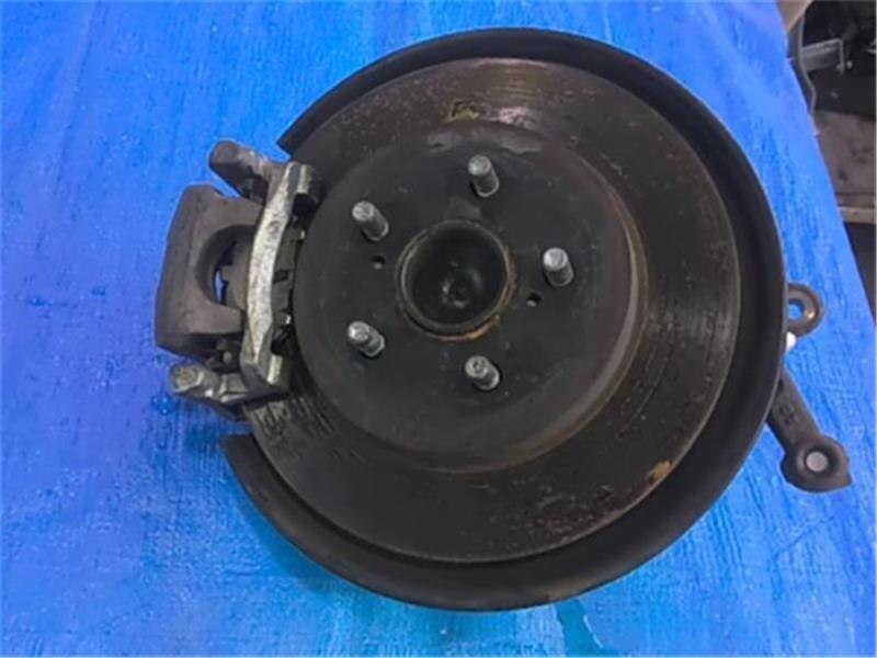 Rear Right Knuckle Hub Assembly TOYOTA Prius 2016 DAA-ZVW51 — photo 1