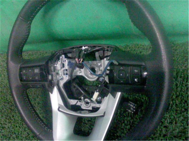 Steering Wheel TOYOTA Hilux 2018 QDF-GUN125 — photo 2