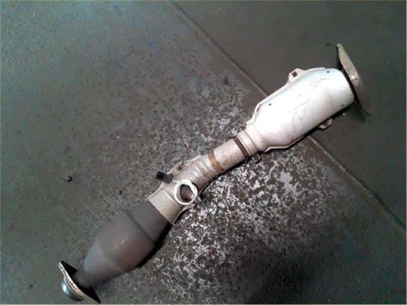 Exhaust Center Muffler NISSAN Note 2007 DBA-E11 — photo 1
