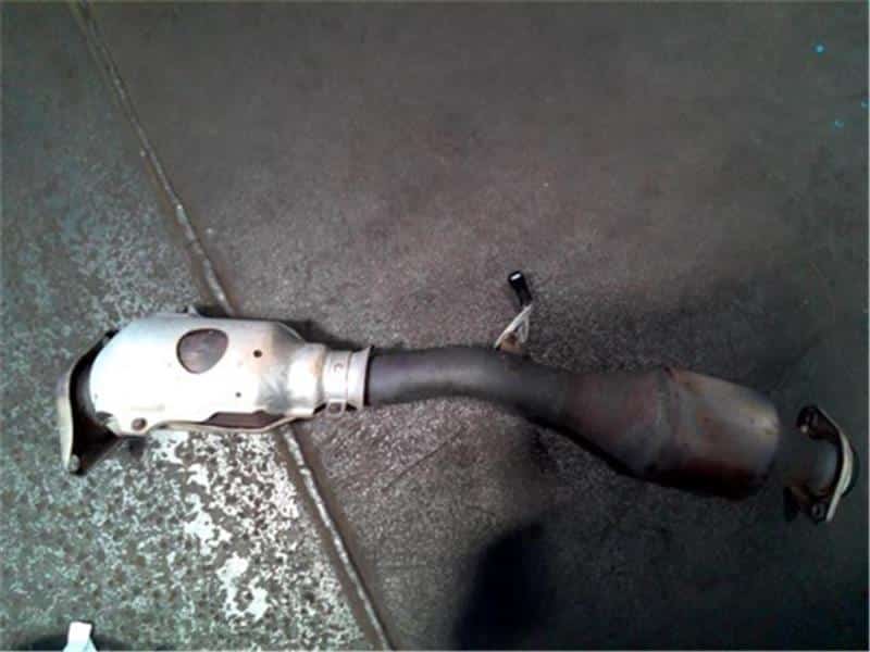 Exhaust Center Muffler NISSAN Cube 2008 DBA-Z12 — photo 1