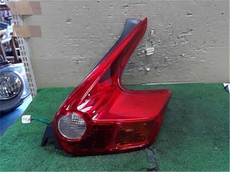 Right Tail Light NISSAN JUKE 2012 DBA-YF15 — photo 1