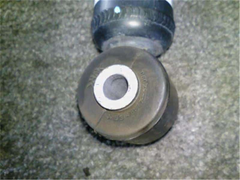 Rear Right Shock Absorber TOYOTA Aqua 2016 DAA-NHP10 — photo 3