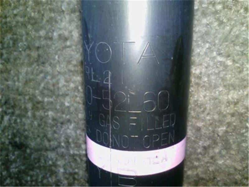 Rear Right Shock Absorber TOYOTA Aqua 2016 DAA-NHP10 — photo 4