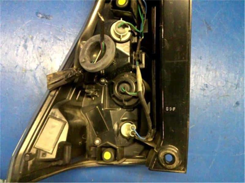 Right Tail Light NISSAN Serena 2018 DAA-GC27 — photo 3