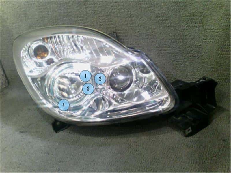 Right Headlight MAZDA Verisa 2008 DBA-DC5W — photo 1