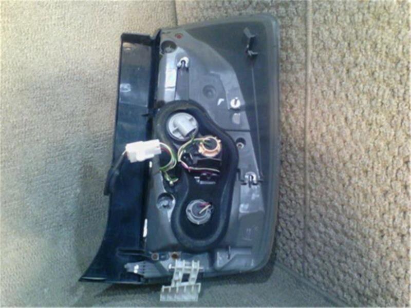 Left Tail Light TOYOTA Prius 2010 DAA-ZVW30 — photo 2