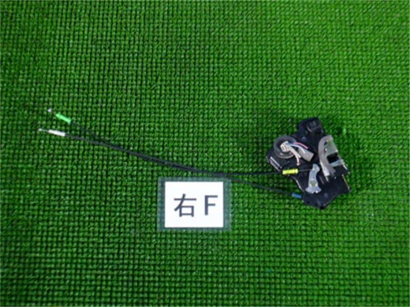 Front Right Door Lock Actuator TOYOTA Alphard 2004 CBA-ANH10 — photo 2
