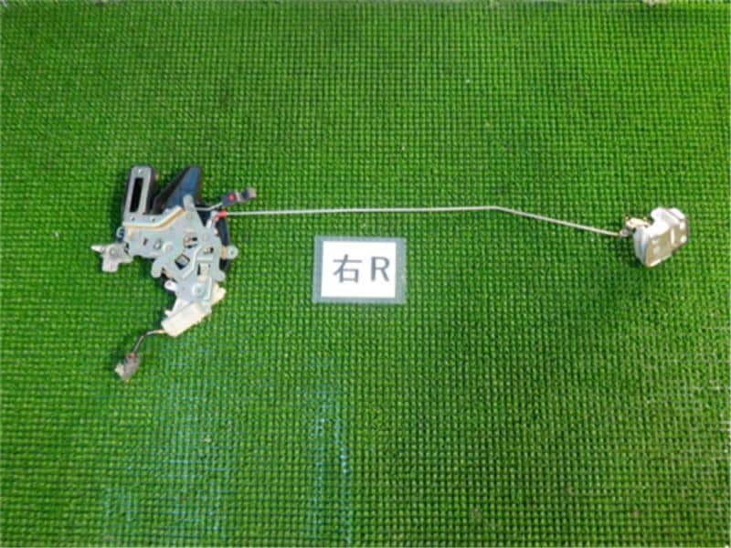 Rear Right Door Lock Actuator HONDA Vamos Hobio 2004 LA-HM3 — photo 2