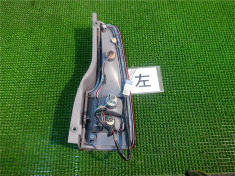 Left Tail Light HONDA Life 2000 GF-JB1 — photo 3