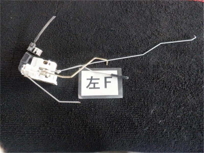 Front Left Door Lock Actuator HONDA Fit 2001 LA-GD1 — photo 1