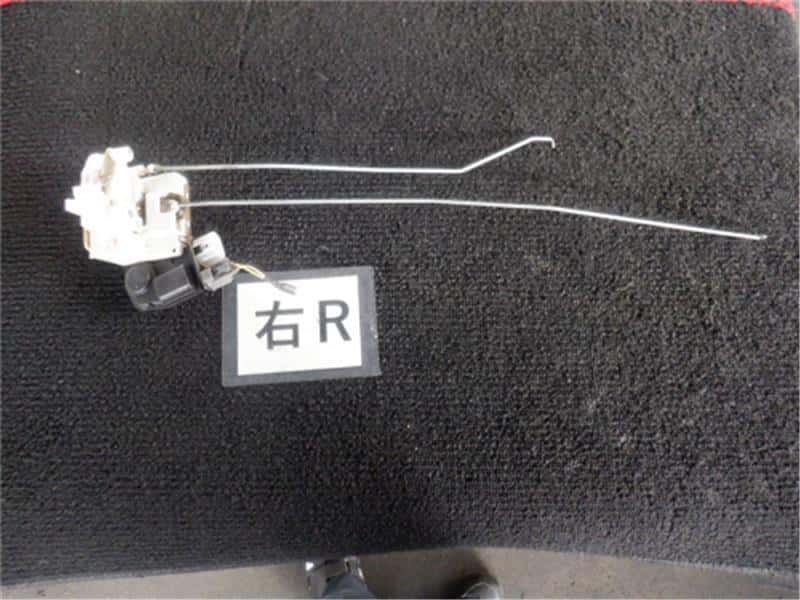 Rear Right Door Lock Actuator HONDA Fit 2001 LA-GD1 — photo 1