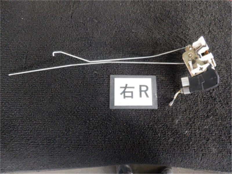 Rear Right Door Lock Actuator HONDA Fit 2001 LA-GD1 — photo 2