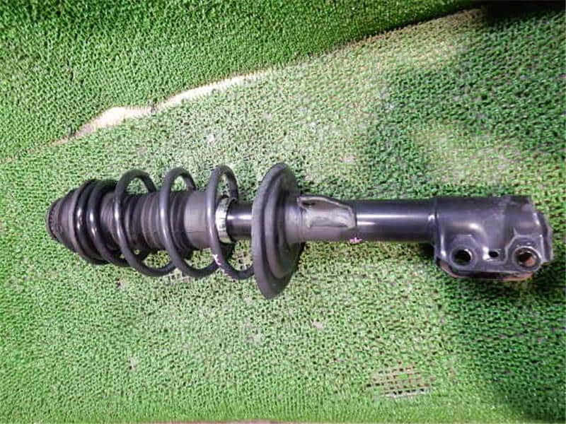 Front Right Strut Assembly TOYOTA Aqua 2014 DAA-NHP10 — photo 2