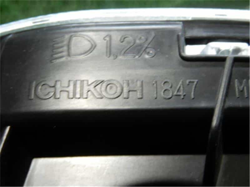 Right Headlight NISSAN Leaf_ 2011 ZAA-ZE0 — photo 3