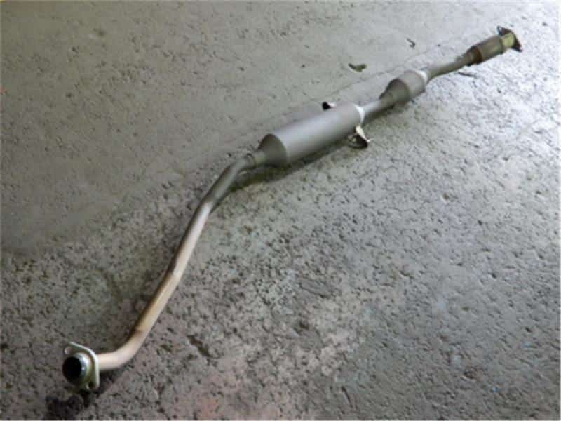 Exhaust Center Muffler TOYOTA Corolla Runx 2003 UA-NZE121 1741021590 — photo 1
