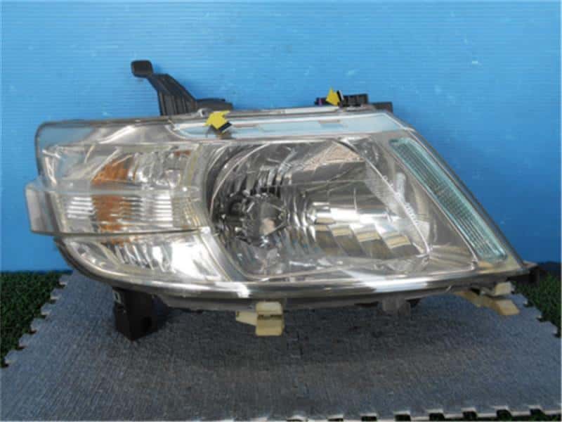 Right Headlight NISSAN Serena 2005 CBA-C25 — photo 1