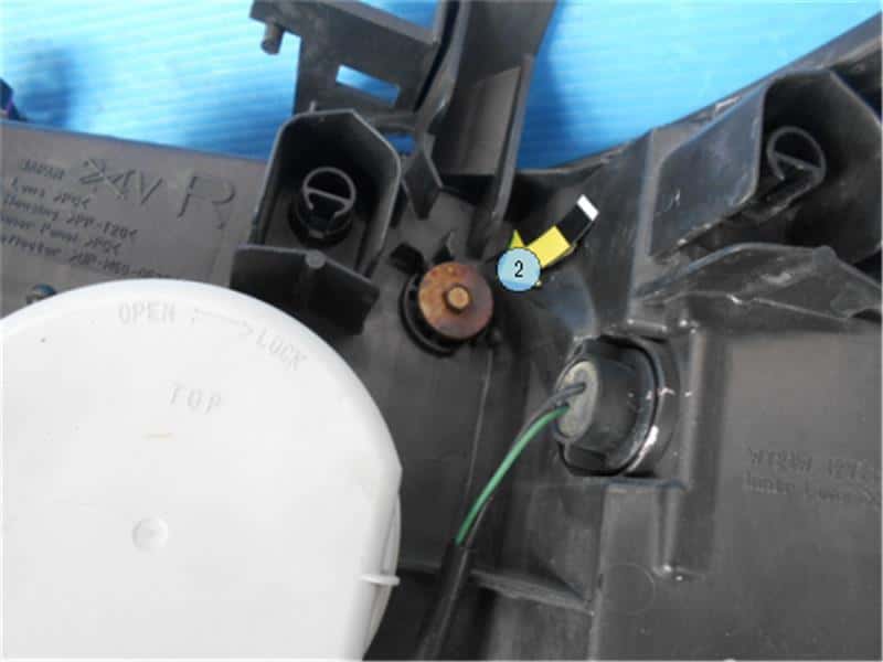 Right Headlight NISSAN Serena 2005 CBA-C25 — photo 4