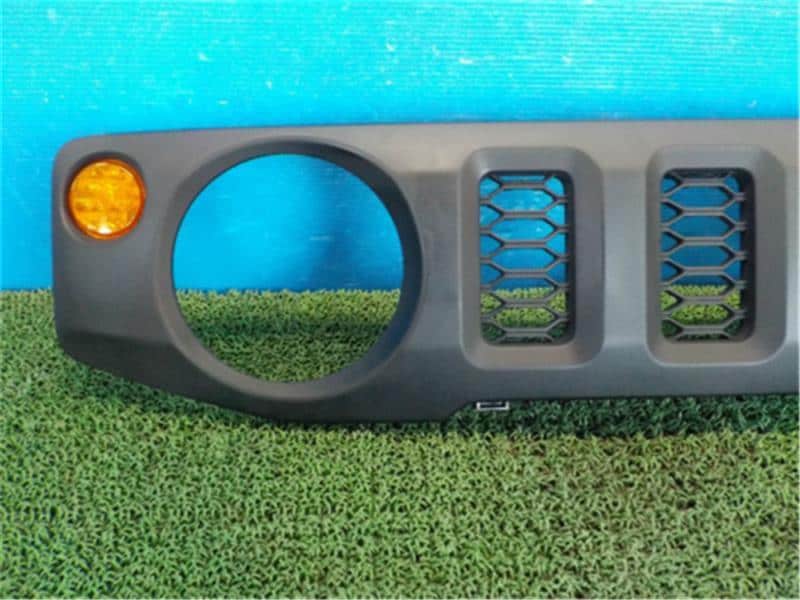 Radiator Grille SUZUKI Jimny 2020 3BA-JB64W 7211078R00 — photo 3