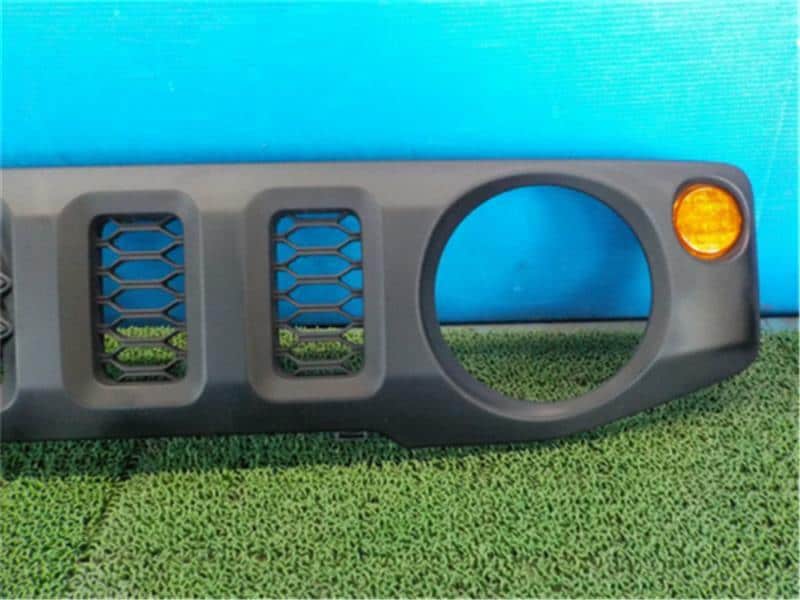 Radiator Grille SUZUKI Jimny 2020 3BA-JB64W 7211078R00 — photo 4