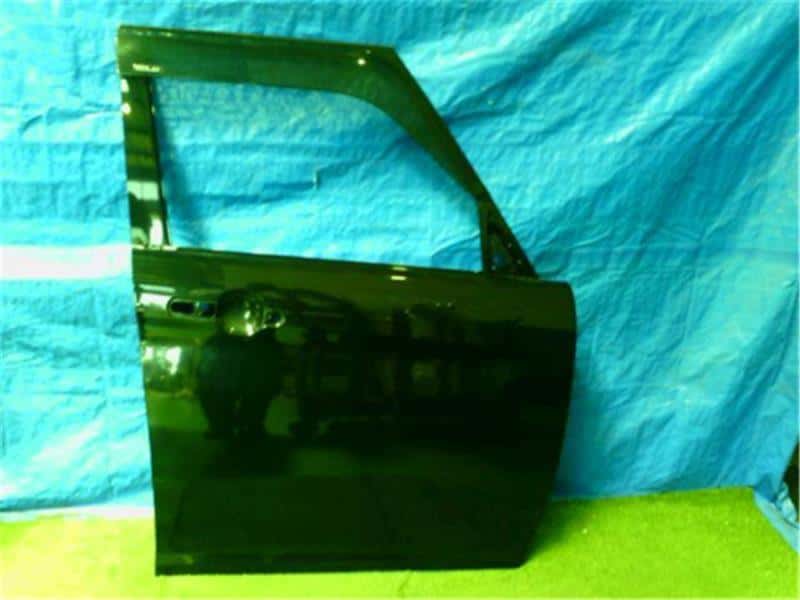 Front Right Door Assembly SUZUKI Solio 2015 DAA-MA36S 6800181P00 — photo 1